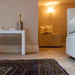 Boutique - & 4*