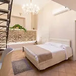 Boutique - & 4*