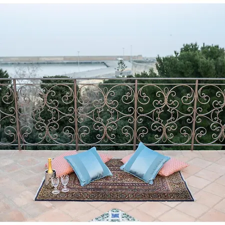 Bed & Breakfast Boutique - & *