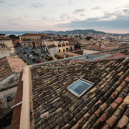 Boutique - & Crotone