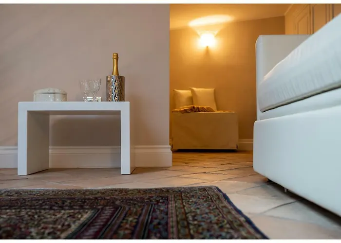 Boutique - & Crotone