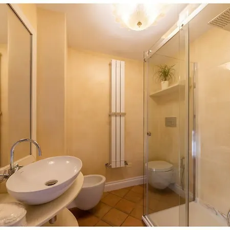 Boutique - & Crotone