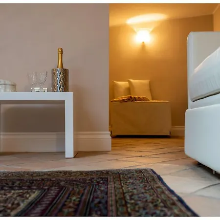 Boutique - & Crotone