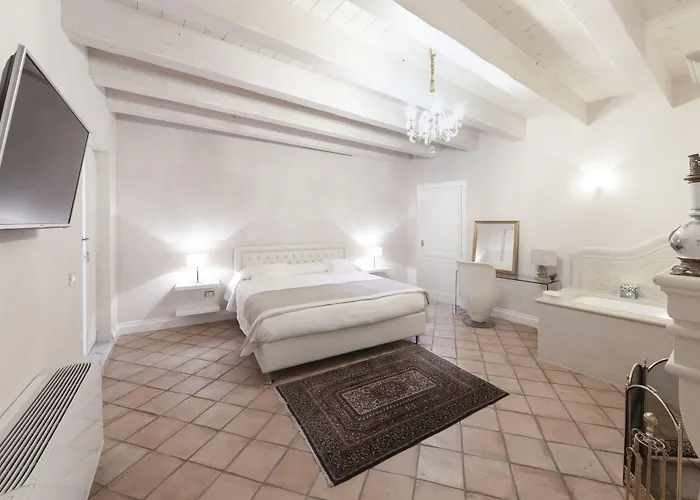 Couette-café Boutique - & Crotone