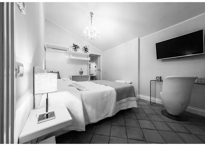 Boutique - & Crotone